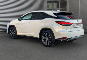 Подержанный автомобиль Lexus RX 2020 года (7 фото)