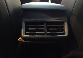 Подержанный автомобиль Changan UNI-V 2024 года (9 фото)