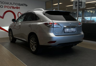 Подержанный автомобиль Lexus RX 2009 года (6 фото)