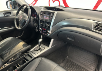 Подержанный автомобиль Subaru Forester Suv 2012 года (11 фото)