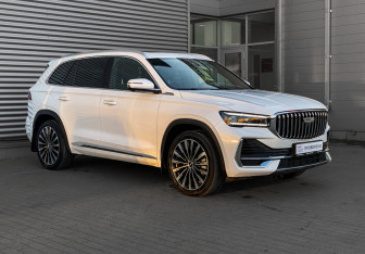 Подержанный автомобиль Geely Monjaro 2025 года (3 фото)