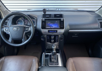 Подержанный автомобиль Toyota Land Cruiser Prado 2019 года (15 фото)