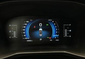 Подержанный автомобиль Geely Atlas Pro 2022 года (18 фото)