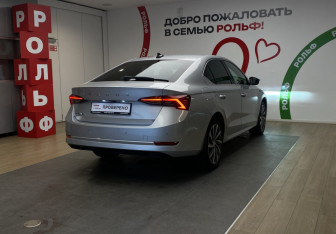 Подержанный автомобиль Skoda Octavia Liftback 2020 года (4 фото)