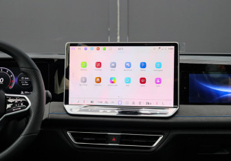 Подержанный автомобиль Volkswagen Tiguan 2025 года (12 фото)