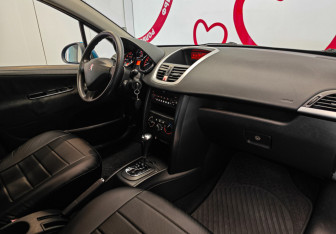 Подержанный автомобиль Peugeot 207 Hatchback 2007 года (7 фото)