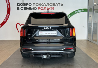 Подержанный автомобиль Kia Sorento 2022 года (5 фото)