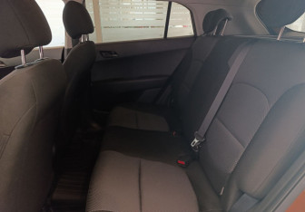 Подержанный автомобиль Hyundai Creta 2020 года (10 фото)