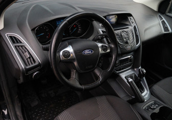 Подержанный автомобиль Ford Focus Wagon 2012 года (10 фото)