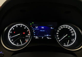 Подержанный автомобиль Toyota Camry Sedan 2019 года (26 фото)