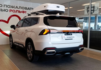 Подержанный автомобиль Geely Okavango 2023 года (6 фото)