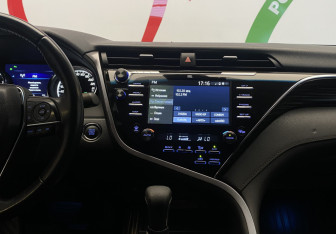 Подержанный автомобиль Toyota Camry Sedan 2019 года (11 фото)