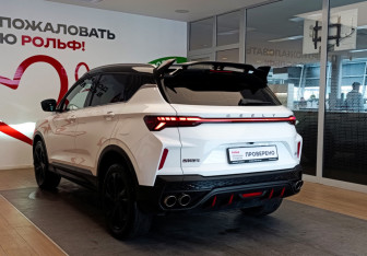 Подержанный автомобиль Geely Coolray 2024 года (6 фото)