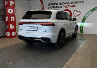 Подержанный автомобиль Geely Monjaro 2026 года (4 фото)