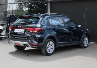 Подержанный автомобиль Kia Rio Hatchback 2021 года (4 фото)