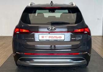 Подержанный автомобиль Hyundai Santa Fe 2021 года (5 фото)