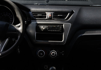 Подержанный автомобиль Kia Rio Hatchback 2013 года (9 фото)