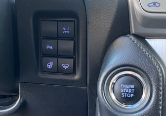 Подержанный автомобиль Toyota Land Cruiser Prado 2019 года (19 фото)