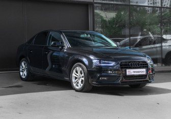 Подержанный автомобиль Audi A4 Sedan 2014 года (3 фото)