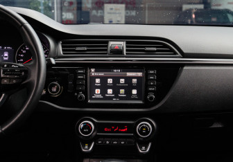 Подержанный автомобиль Kia Rio Sedan 2019 года (10 фото)