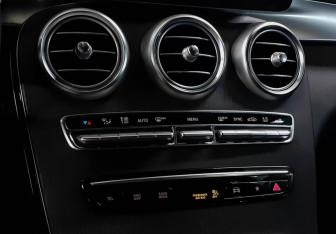 Подержанный автомобиль Mercedes-Benz GLC Coupe 2021 года (18 фото)