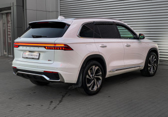 Подержанный автомобиль Geely Monjaro 2023 года (5 фото)