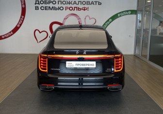 Подержанный автомобиль Hongqi H9 2024 года (5 фото)