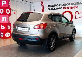 Подержанный автомобиль Nissan Qashqai 2009 года (4 фото)