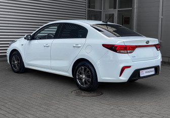 Подержанный автомобиль Kia Rio Sedan 2020 года (6 фото)