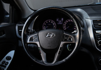 Подержанный автомобиль Hyundai Solaris Sedan 2014 года (11 фото)