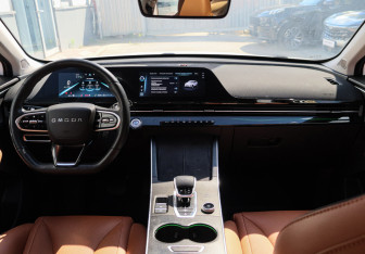 Подержанный автомобиль Omoda C5 2023 года (11 фото)
