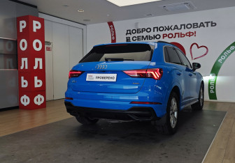 Подержанный автомобиль Audi Q3 2020 года (4 фото)
