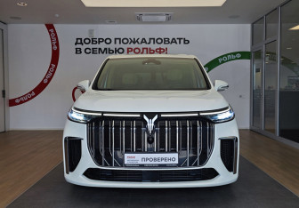 Подержанный автомобиль Voyah Dream 2022 года (1 фото)