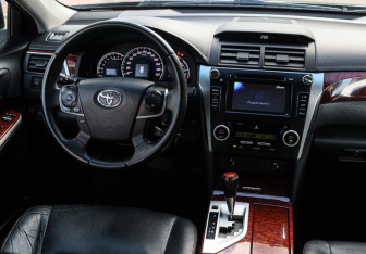 Подержанный автомобиль Toyota Camry Sedan 2012 года (11 фото)