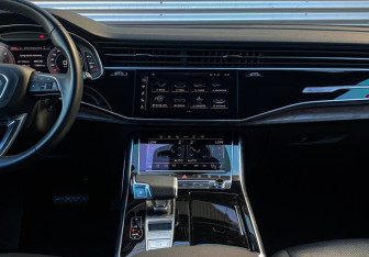 Подержанный автомобиль Audi Q7 2020 года (15 фото)