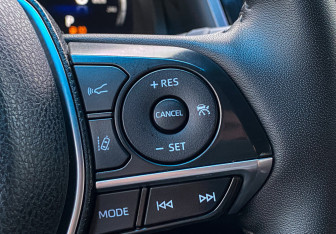 Подержанный автомобиль Toyota Camry Sedan 2023 года (24 фото)