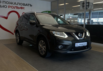 Подержанный автомобиль Nissan X-Trail 2015 года (3 фото)