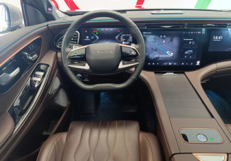 Подержанный автомобиль Exeed VX 2024 года (14 фото)