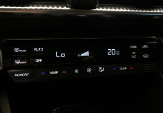 Подержанный автомобиль Kia K5 2021 года (21 фото)