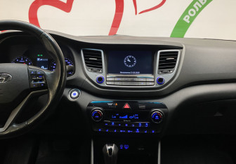 Подержанный автомобиль Hyundai Tucson 2015 года (8 фото)