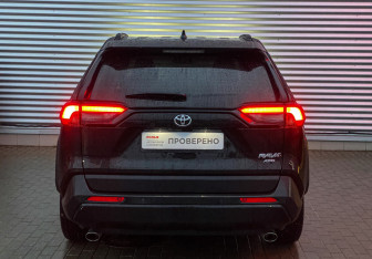 Подержанный автомобиль Toyota RAV4 2025 года (5 фото)