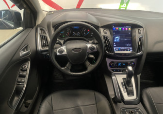 Подержанный автомобиль Ford Focus Hatchback 2011 года (10 фото)