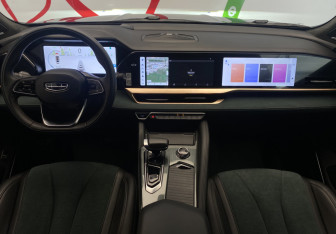 Подержанный автомобиль Geely Monjaro 2024 года (13 фото)