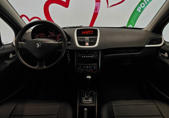 Подержанный автомобиль Peugeot 207 Hatchback 2007 года (9 фото)