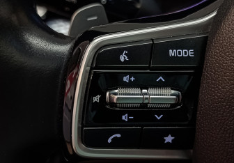 Подержанный автомобиль Kia Carnival 2021 года (29 фото)