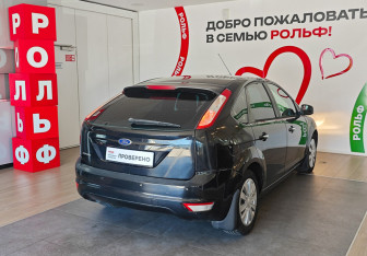 Подержанный автомобиль Ford Focus Hatchback 2010 года (4 фото)