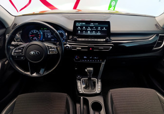Подержанный автомобиль Kia Seltos 2020 года (10 фото)