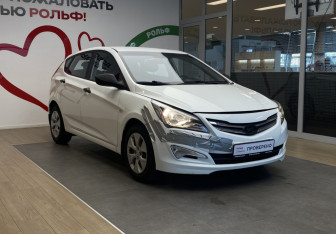 Подержанный автомобиль Hyundai Solaris Hatchback 2015 года (3 фото)
