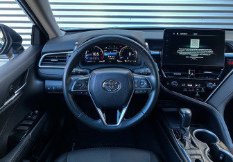Подержанный автомобиль Toyota Camry Sedan 2023 года (14 фото)