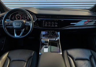 Подержанный автомобиль Audi Q7 2020 года (16 фото)